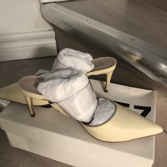 Schutz Vanilla Adyre Leather Pumps - Picture 7 of 7